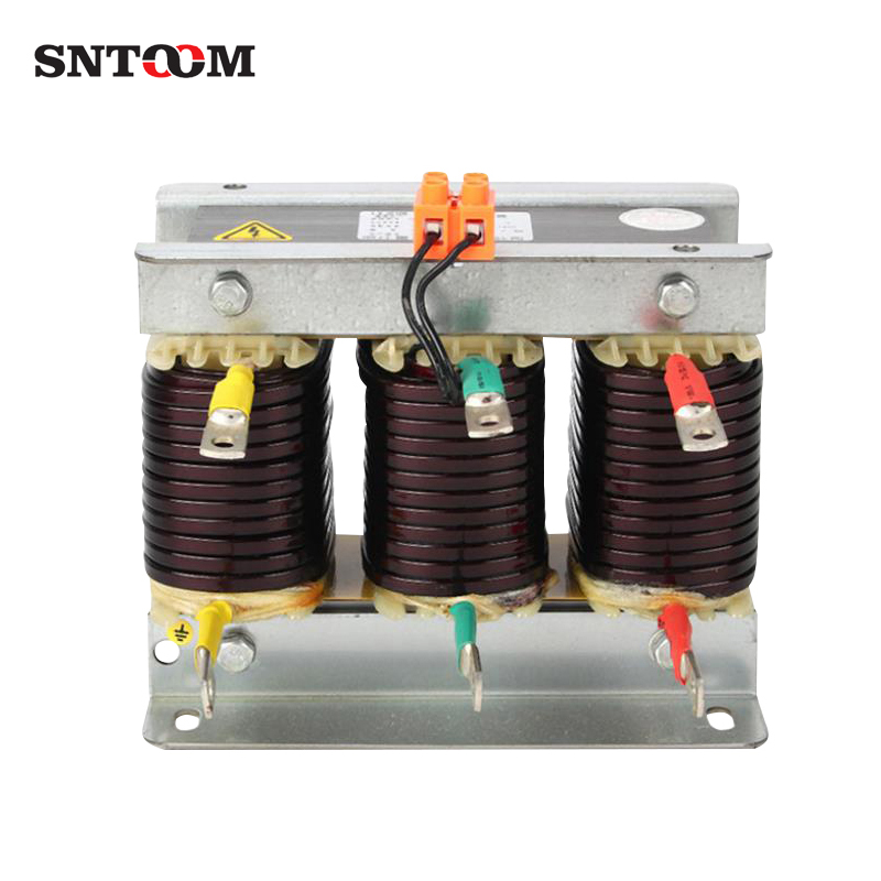 Tại sao máy biến áp lại thổi khi có bão​